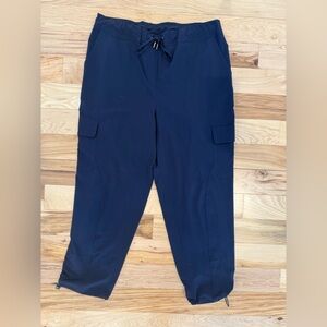 NWT Chico’s Zenergy Featherweight Cargo Crop Pants | Navy | Size 1 (US Medium)